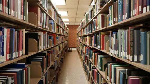 Se convocan becas de formación en gestión documental y archivística relacionadas con los fondos documentales del Tribunal Constitucional.